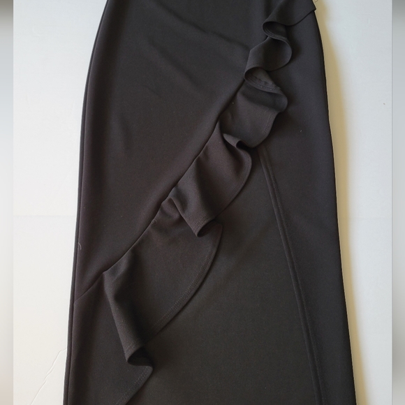 Windsor Ruffled Midi Black Dress - Picture 4 of 10